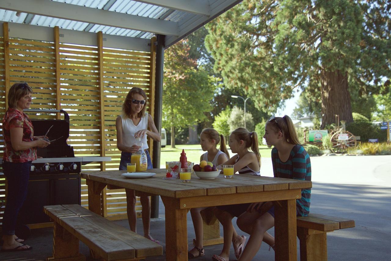 Geraldine Top 10 Holiday Park מראה חיצוני תמונה